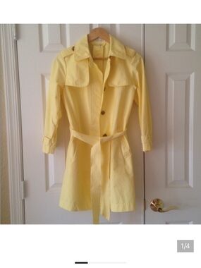 GAP Yellow Trench Coat Size Extra Small